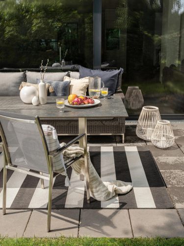 In- & Outdoor Rug Metro Black 140x200 cm